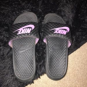 Nike slides